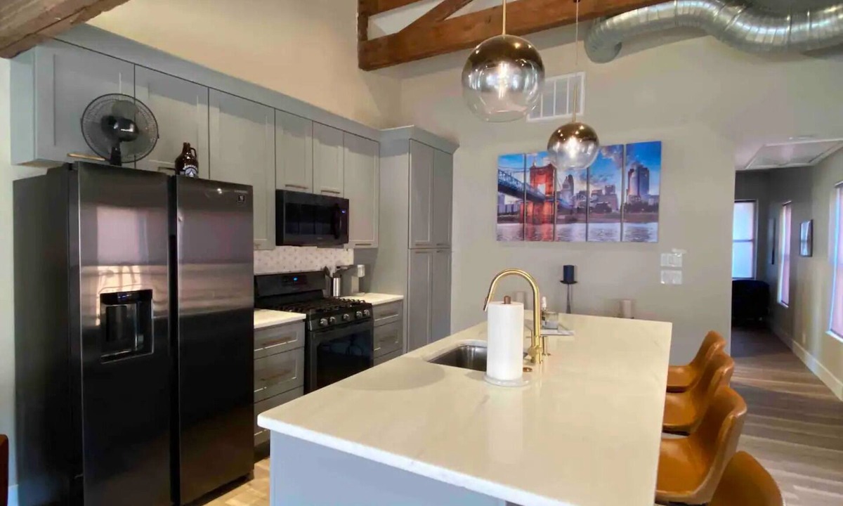 Pendleton Condo | Condo-OTR/Pendleton Art District, Cincinnati - 1 bedroom, free parking, balcony