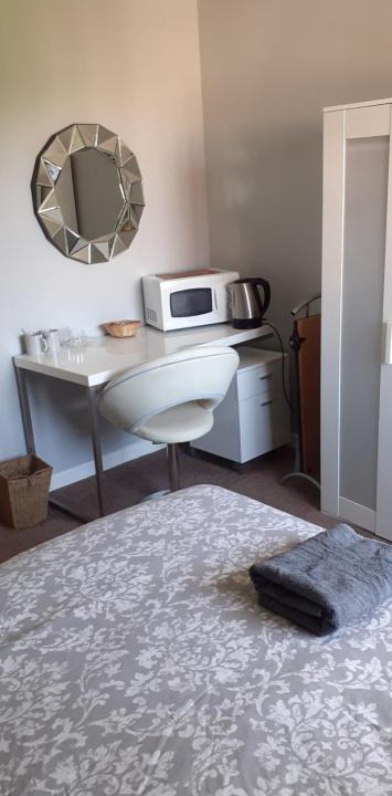 Cannards Grave House | Constantine Court Homestay
