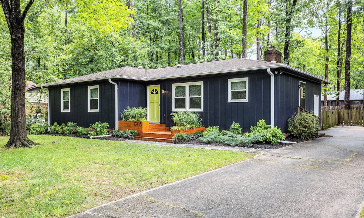 Cary House | Contemporary 3-bedroom house in peaceful Cary with Fenced-In Backyard
