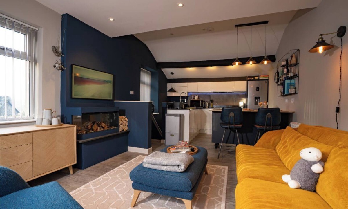 Ambleside House | Contemporary Home with Sky Glass by LetMeStay