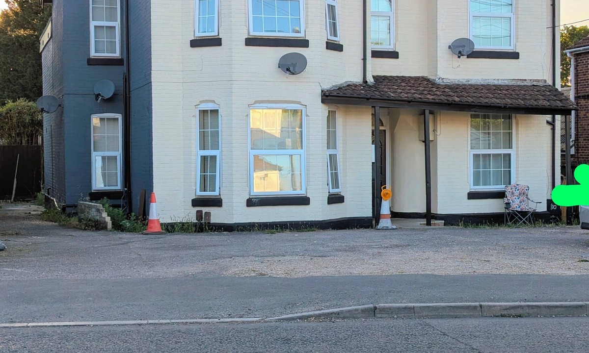 Eastleigh Apartment | Contractor/Business & Family1BR Allocated Parking
