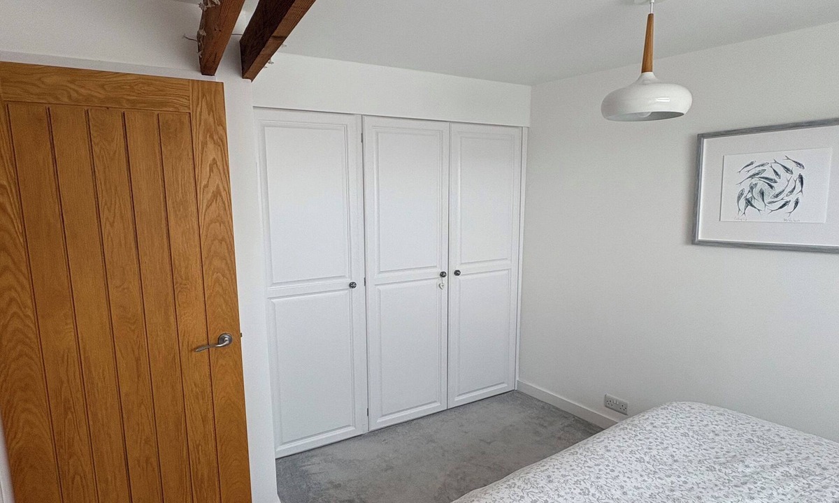 Honiton Cottage | Cosy converted barn with log burner