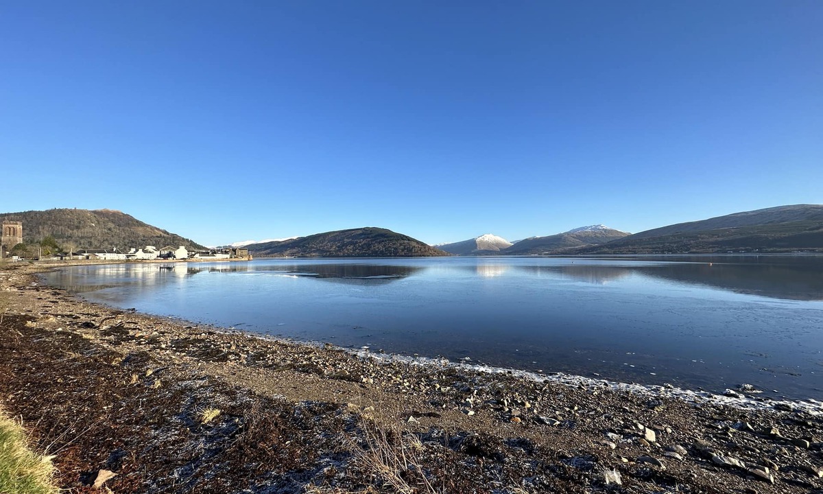 Inveraray Cottage | Cosy Cottage in Inveraray with Fantastic Loch Views and Wood Burner - 1 King, 1 Double Bedroom