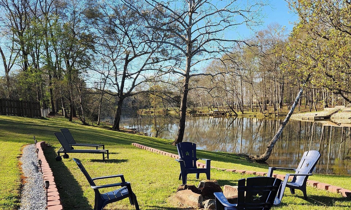 Childersburg House | Cottage 3-bedroom house in Tallaseehatchee Creek and the Coosa River/LayLake