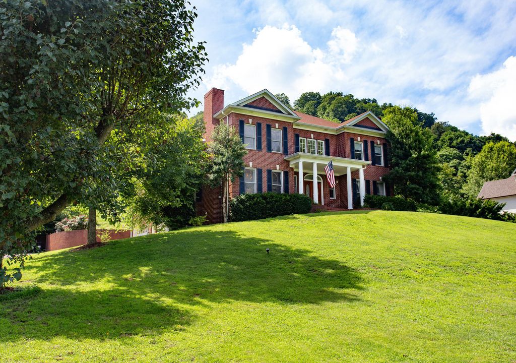 Brentwood House | Country Cove - 5 Bedroom Home with Game Room
