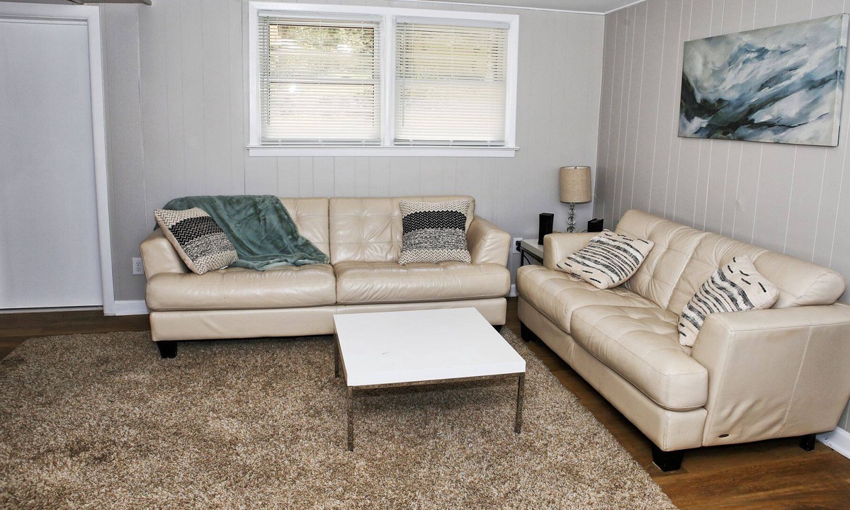 Catawba House | Country Getaway: 3BD/1BA: Close to Lake Norman