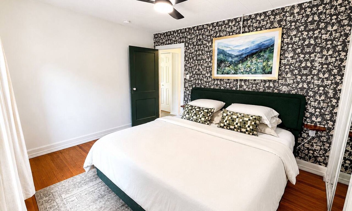 Leicester Cottage | Couples King Bed Cottage with Fire Pit & Swing, Near Asheville & Biltmore in WNC