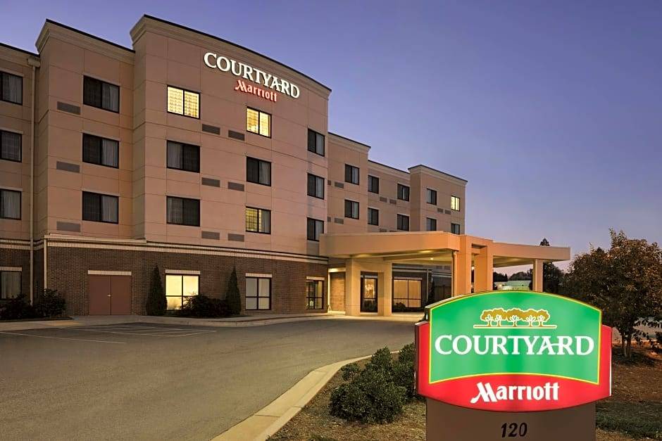 Salisbury Hotel | Courtyard by Marriott Salisbury