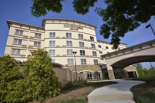 Courtyard | Arden