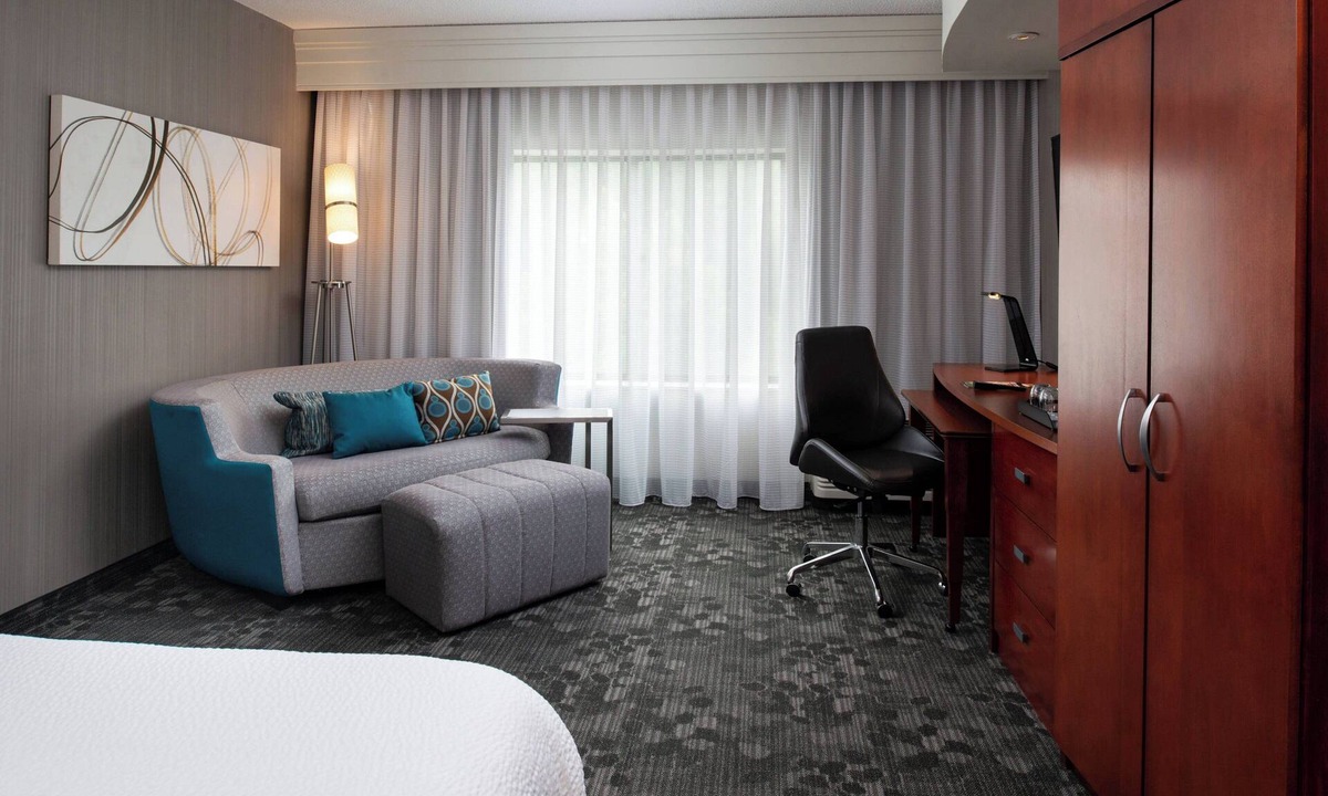 High Point Hotel | Courtyard by Marriott High Point