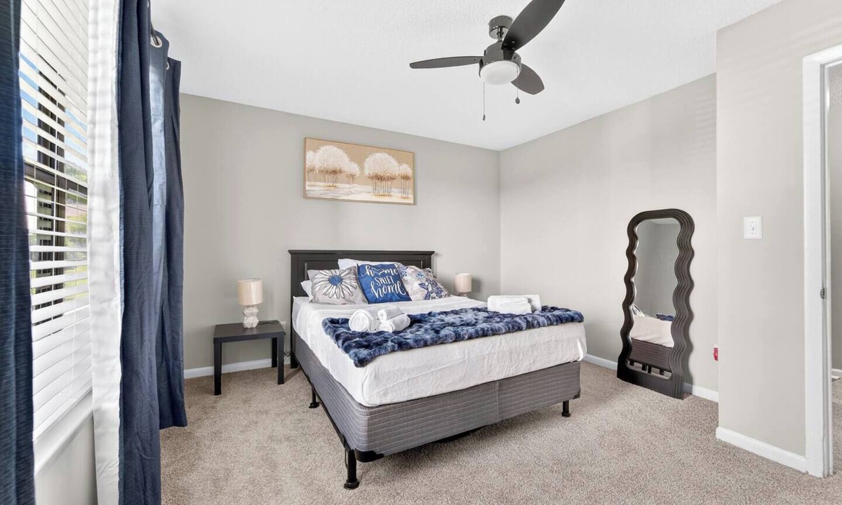 Durham Apartment | Cozy 1-bedroom Gem 5mins to Downtown: Pool-Gym-Parking