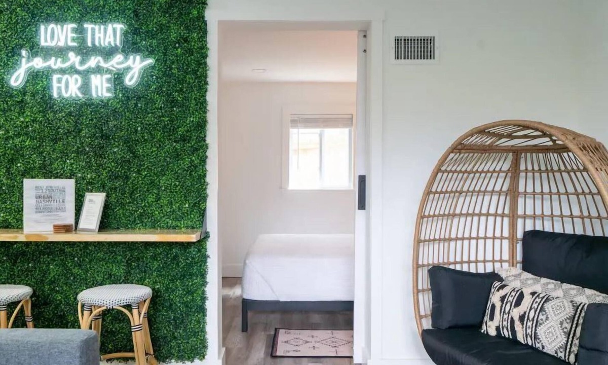 Melrose Condo | Cozy Bohemian Condo with Pool by Barcle