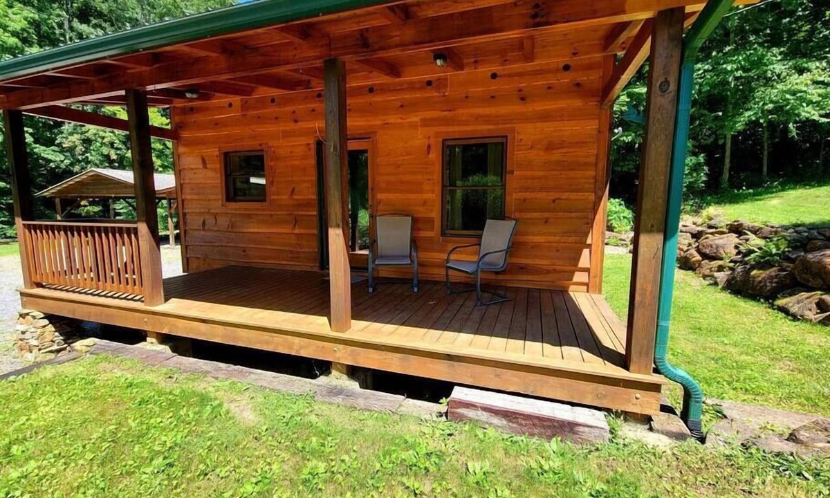 Sylva Cabin | Cozy Cabin Surrounded By Streams