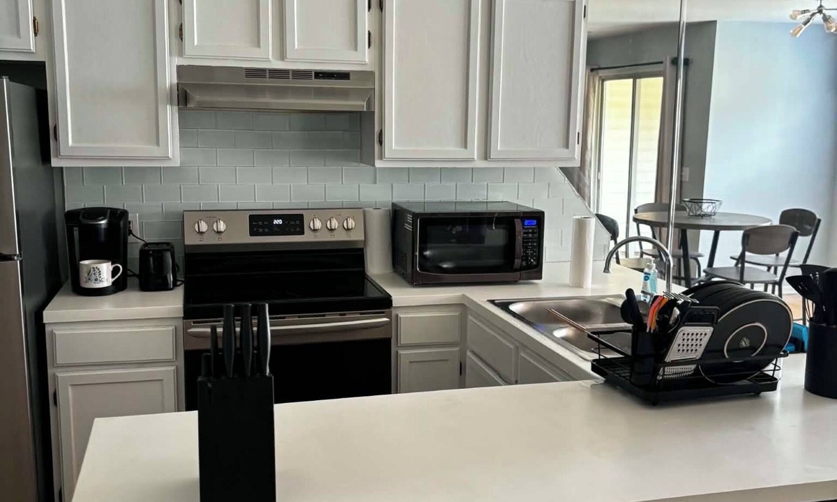 Greenville Condo | Cozy condo perfect for traveling medical professionals or nomads.
