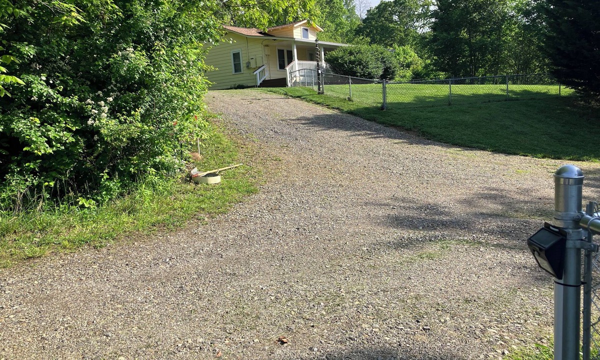 Alexander House | Cozy country home with great views and big porch. Family friendly great kitchen.