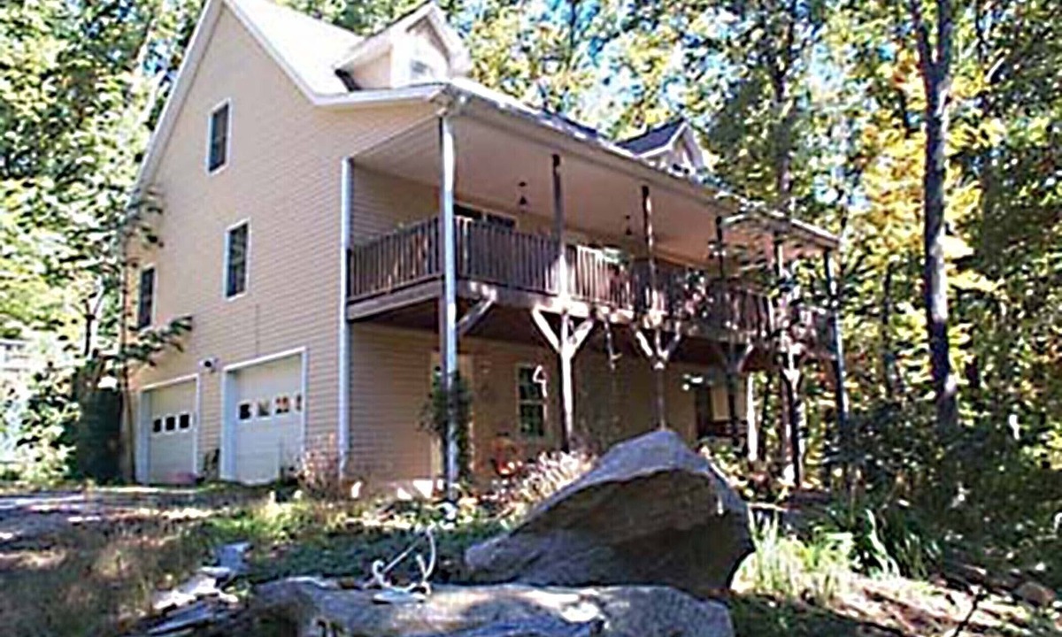 Asheville Apartment | Cozy country studio apt 5 mins to downtown Asheville.