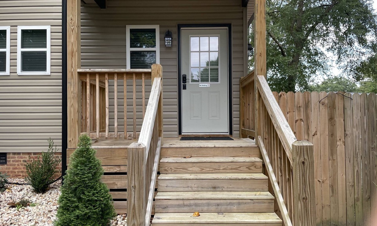 Hickory House | Cozy Guest House located near downtown! nnnnnnnnnnnnnnnnnnnnnnnnnnnnnnnnnnnnnnnn