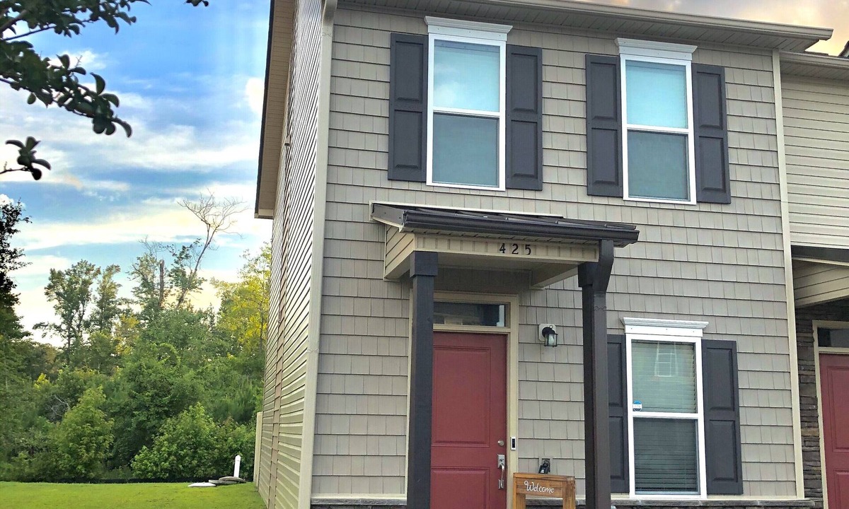 Hubert House | Cozy home mins. to Piney green gate, Hubert & 25 to Emerald Isle