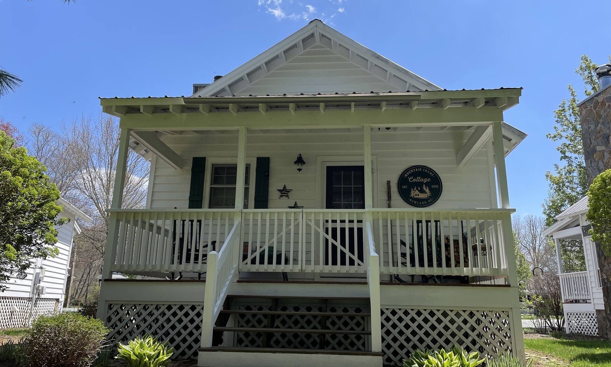 Altamont Cottage | Cozy Linville River Cottage-Newland, NC "Mountain Thyme"