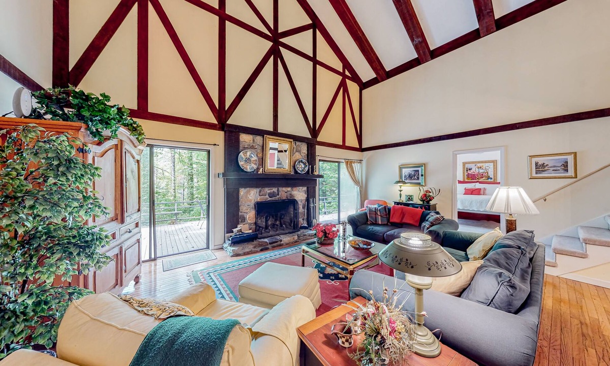 Lake Sequoyah House | Cozy mountain home with foosball, ping-pong, private deck & wood-burning firepla