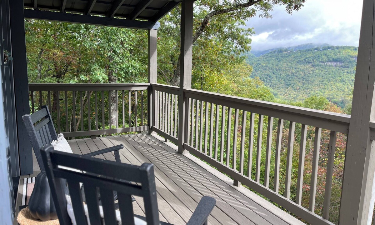 Scaly Mountain Cottage | Cozy Mountaintop Cottage: Excellent Wi-fi, Beautiful Views, & New Stone Fire Pit