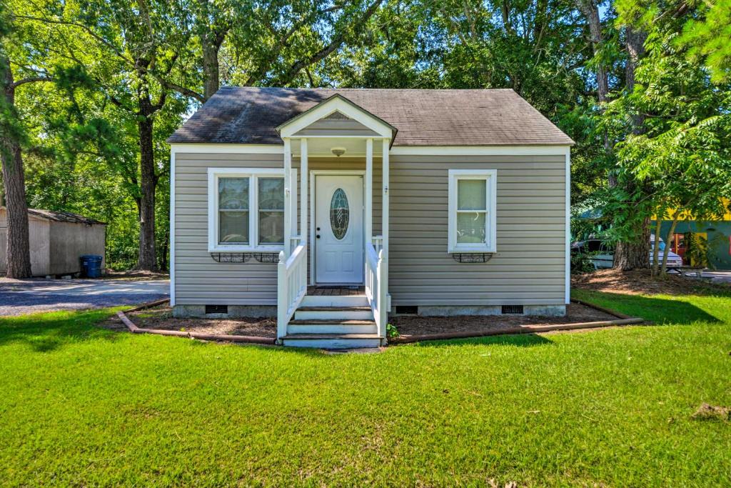 Pantego House | Cozy Pantego Cottage about 5 Miles to Belhaven!