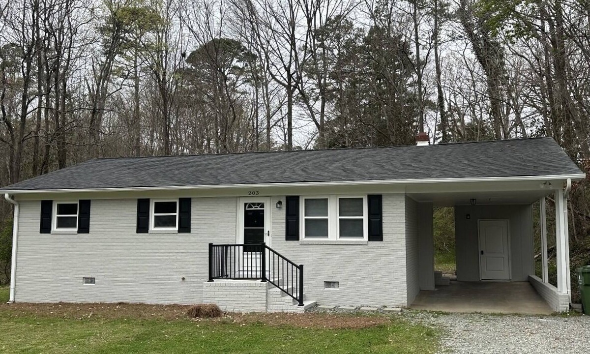 Lexington House | Cozy Retreat 203 - Private house, fully stocked for the whole family to enjoy!