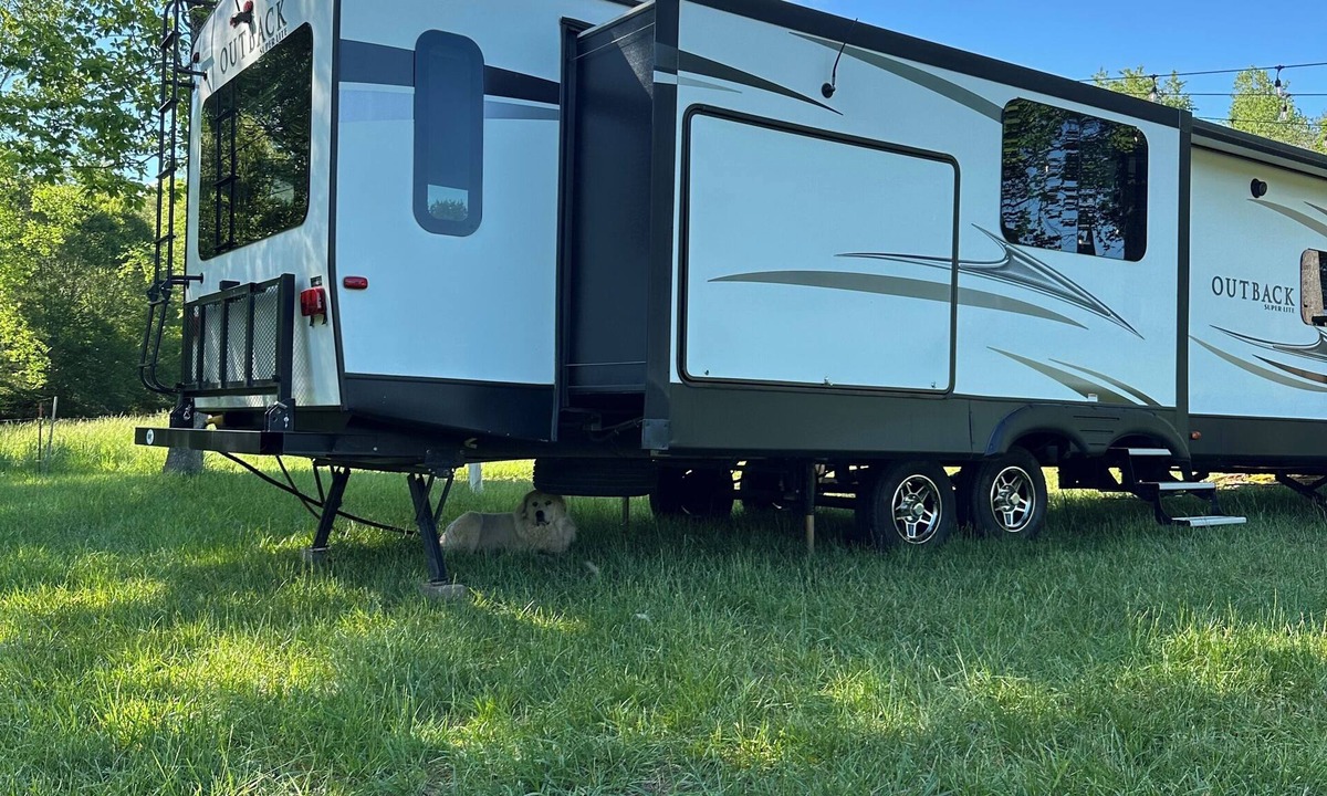 Rutherfordton House | Cozy RV on farm property in Rutherfordton with AC, WiFi