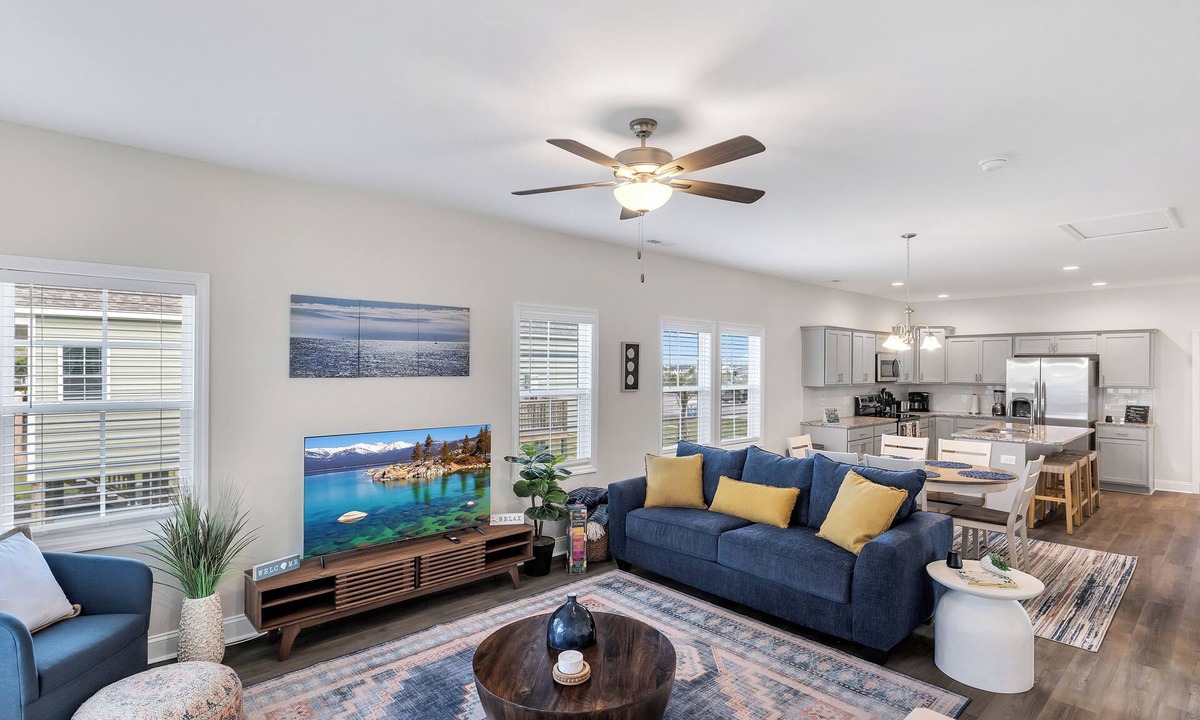 Cedar Point House | Cozy Summer house on the water - 10 minutes to the beach. Waiting for you!