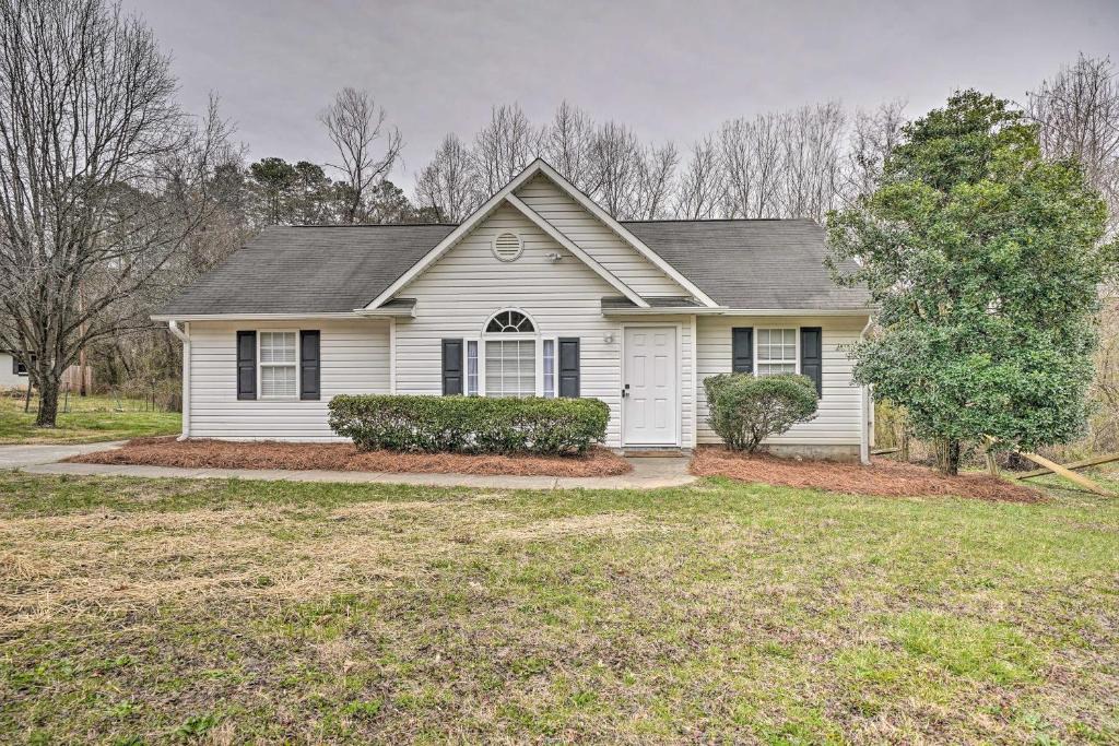 Winston - Salem House | Cozy Winston-Salem Home Near Parks and Golfing!