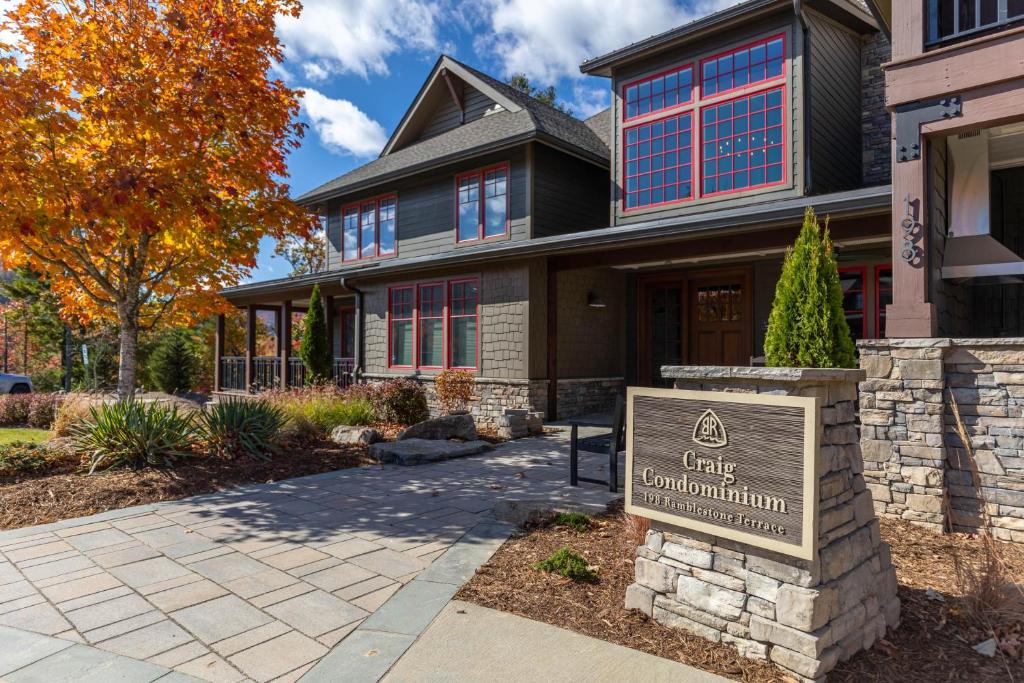 Lenoir House | Craig 304 at Blue Ridge Mountain Club
