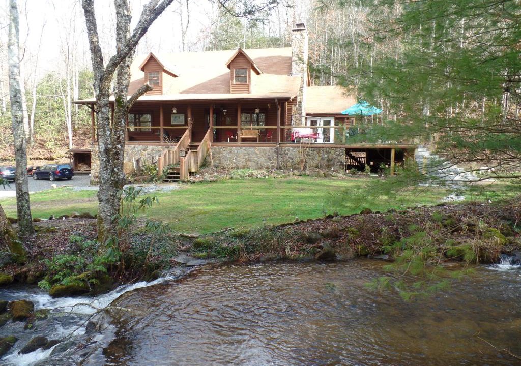 Robbinsville Bed & Breakfast | Creekside Paradise Bed and Breakfast