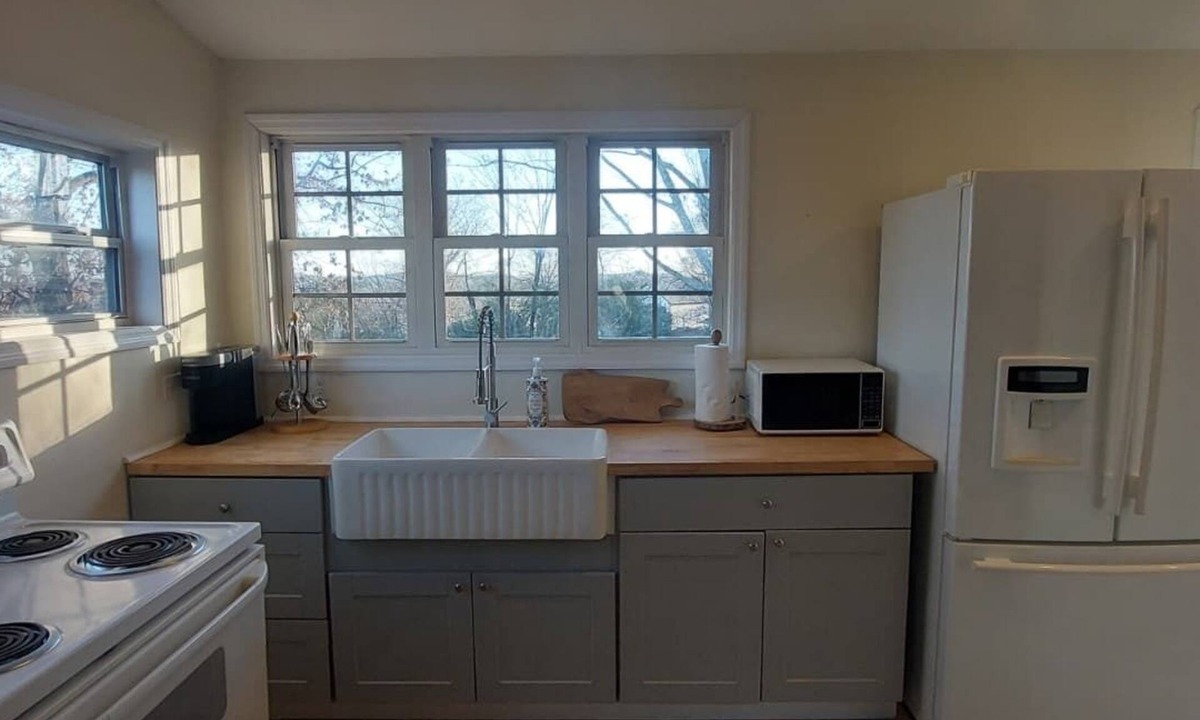 Kings Mountain House | Crowders Mountain View Cottage. 3 bedroom/1 bath. Pet friendly!