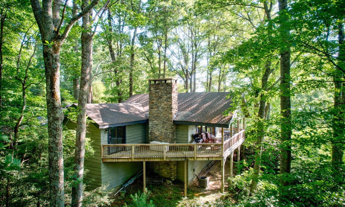 Boone House | Crystal View - Views - Newly Remodeled - Gated Community - Minutes to Boone and Blowing Rock!