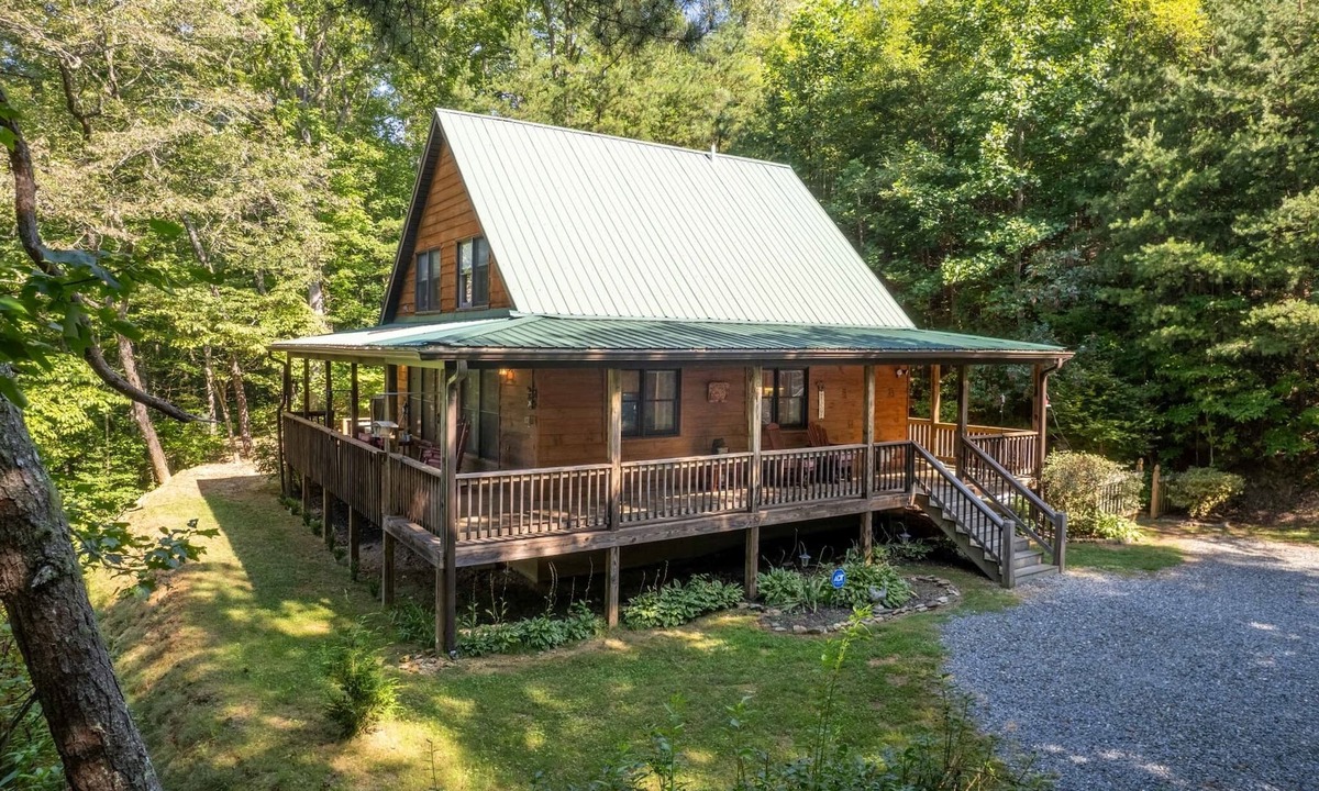 Bryson City Cabin | Customer Appreciation Year! See Discount information in Ad