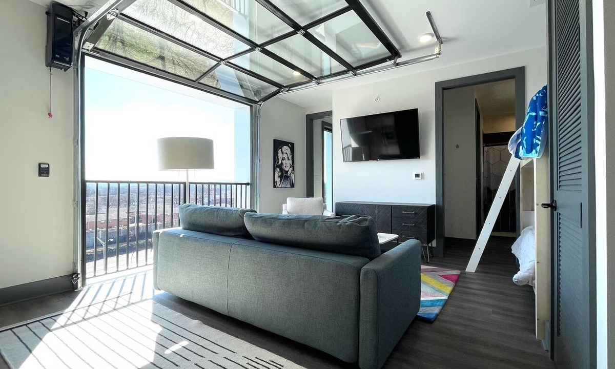 Academy Square Condo | Cute Condo + Rooftop, 5 min to Broadway