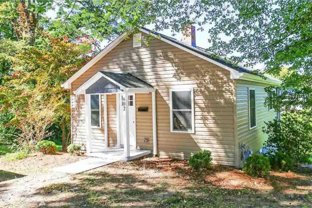 Lincolnton House | Cute Downtown Cottage in Lincolnton