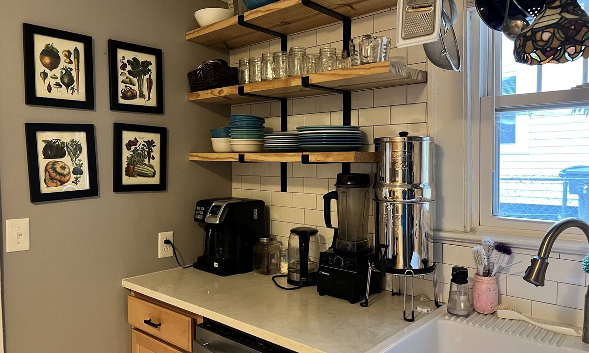 Villa Heights House | Cute Home Close To Light Rail, Breweries & More - Sleeps Six!
