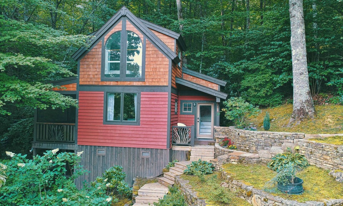 Hamburg Cabin | Cute Well Appointed Cabin, Lake Glenville Access, Close to Cashiers,Pet Friendly
