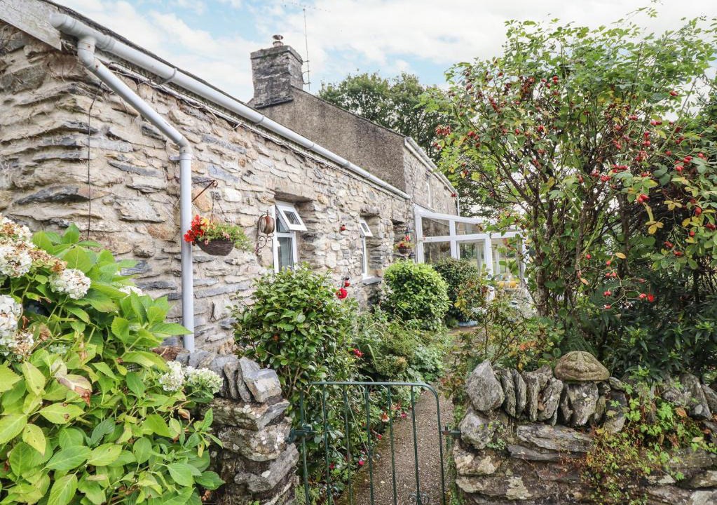 Beddgelert House | Cwm Caeth Cottage