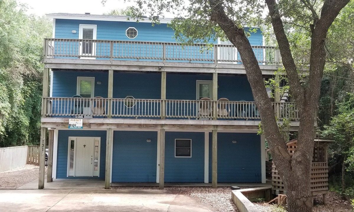 Duck House | D131- 5 Bedrooms w/Master Suite, Private Pool, Shuffleboard and Foosball!