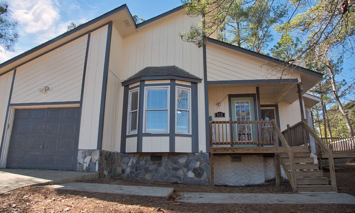 Fayetteville House | Daily, Weekly, Monthly Term