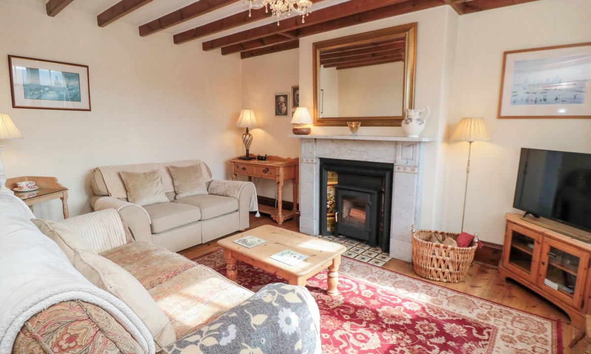 Fylingthorpe Cottage | Dale View