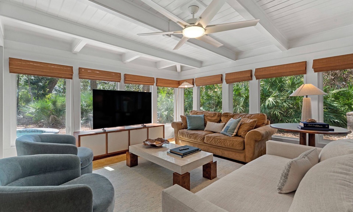 Lawton Woods House | Daydream Believer – Mid-Century Retreat w/Brand New Pool & Spa, Pet Friendly, Near Beach