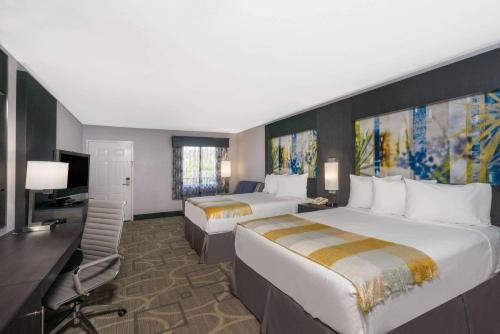 Days Inn | Woodfin