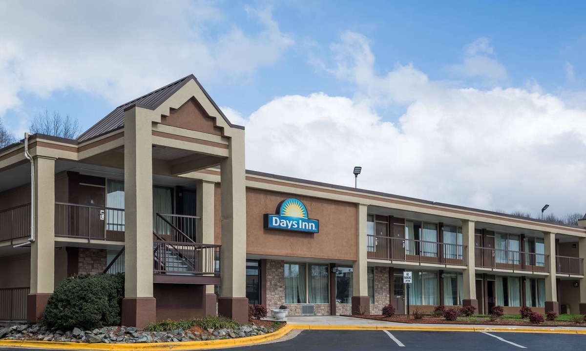 Toddville Road Hotel | Days Inn by Wyndham Charlotte Airport North