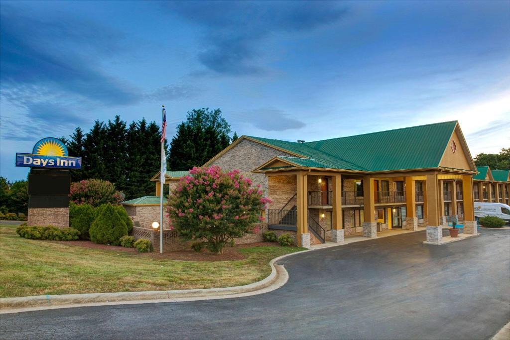 Conover Hotel | Days Inn by Wyndham Conover-Hickory