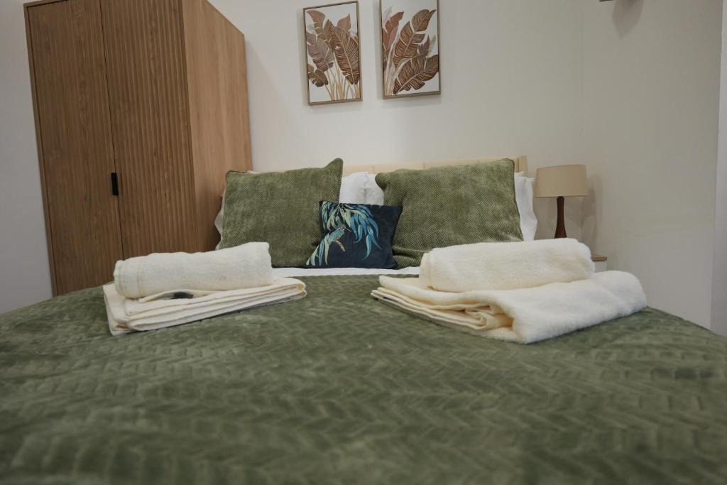 Woolwich Apartment | Deaf Property - Woolwich Elizabeth Line Studios