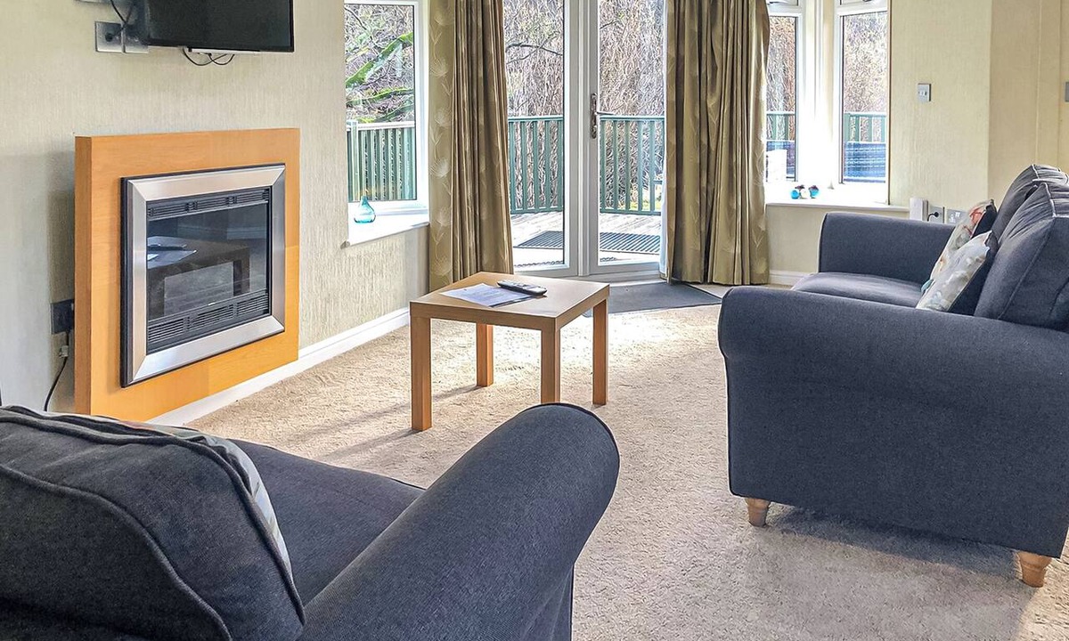 Whitfield Ski Chalet | Decadent and spacious contemporary timber lodge.