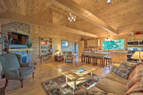 Hays House | Deck and Mtn Views Blue Ridge Cabin Near Hiking